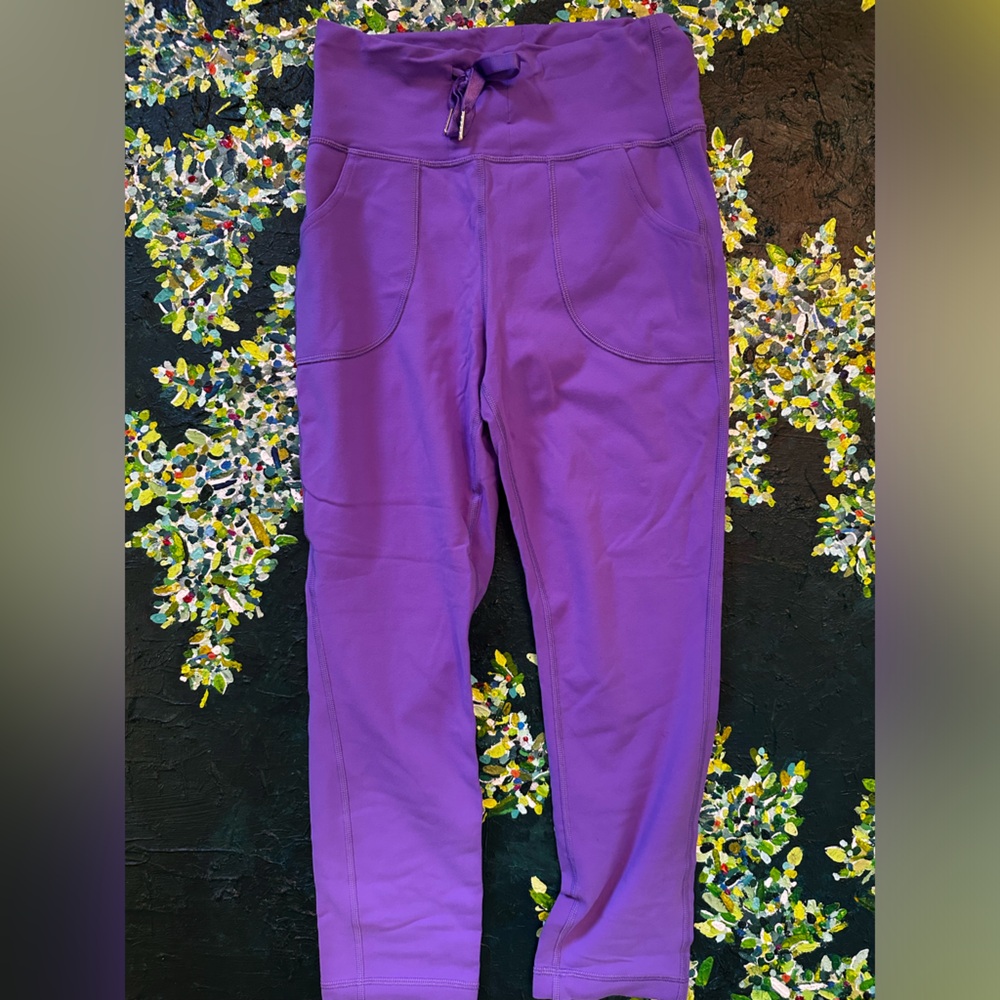 LULULEMON cropped joggers